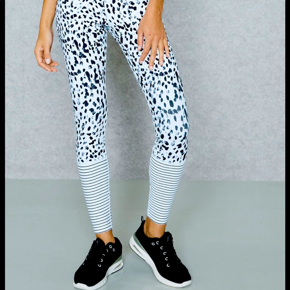 Lorna Jane fierce core leggings. EUC . Size XS.